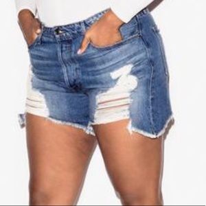 Good American bombshell shorts